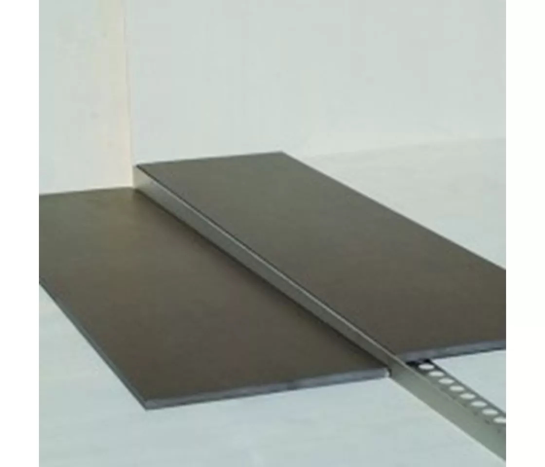 Profile incliné en acier inox