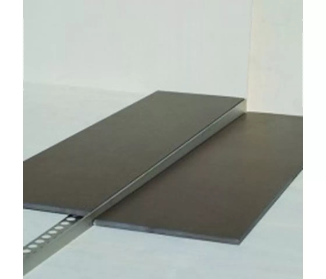 Profile incliné en acier inox